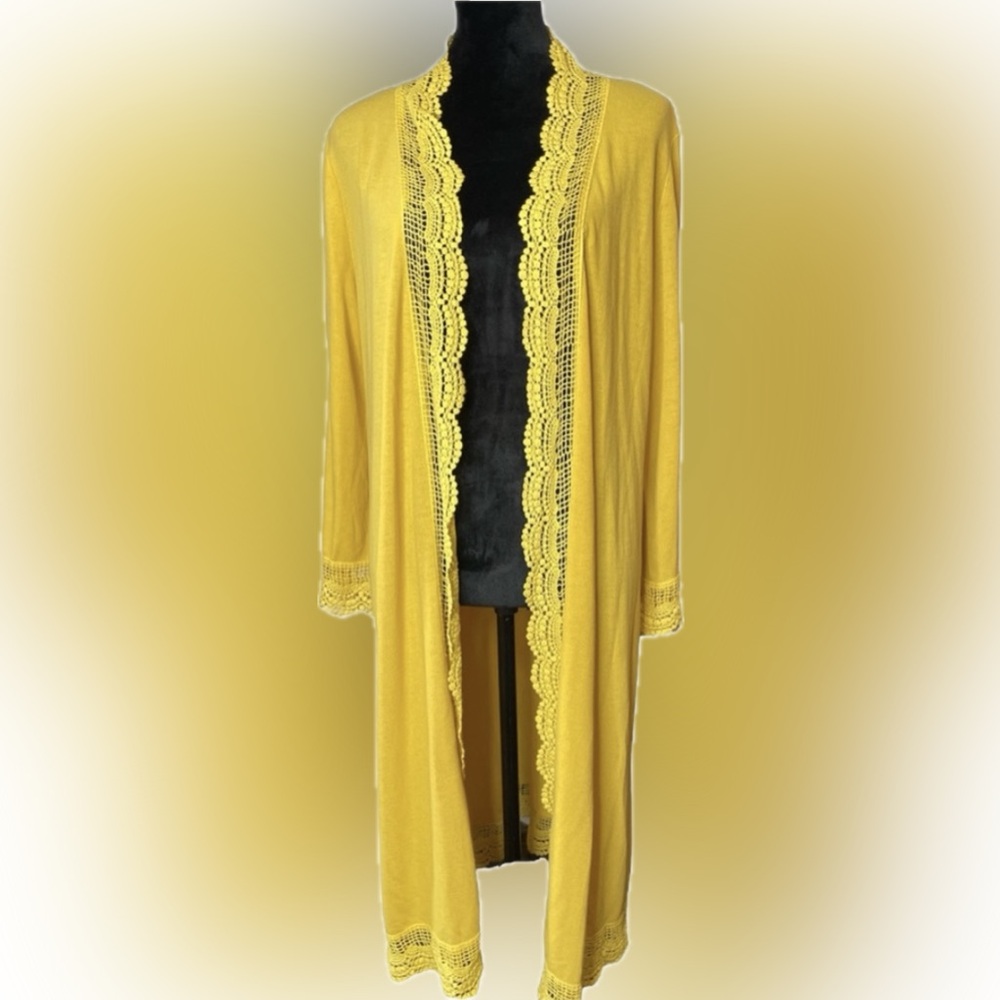 Gorgeous 💛 golden yellow midi length cardigan.